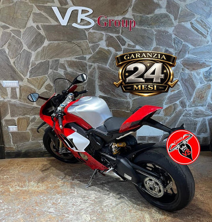 Moto sportiva usata Ducati Panigale V4 R rossa e argento presso VB GROUP con garanzia di 24 mesi