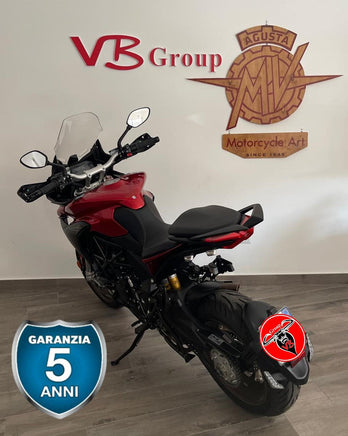 Moto MV Agusta Turismo Veloce Lusso km 0 di colore rosso in vendita presso VB GROUP con 5 anni di garanzia.